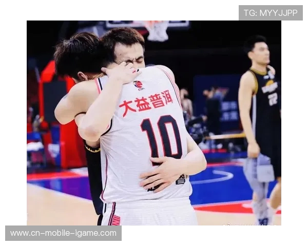 周鹏:从篮球场上的英雄到生活中的榜样,激励年轻一代追梦的传奇之路