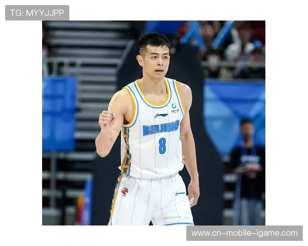 方硕的篮球之路：从青涩少年到CBA明星的奋斗历程与成长故事